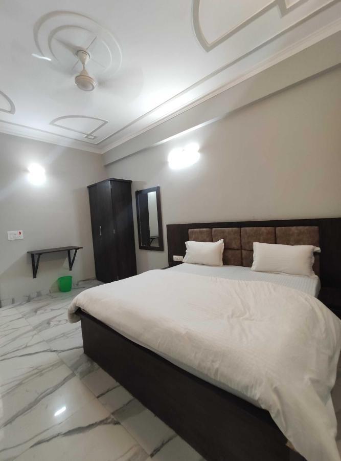 Oyo 92169 Apple Leaf Banquet & Hotel Alīgarh المظهر الخارجي الصورة