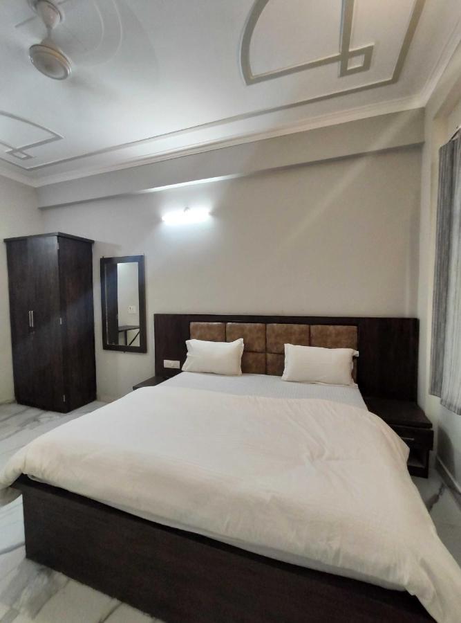 Oyo 92169 Apple Leaf Banquet & Hotel Alīgarh المظهر الخارجي الصورة