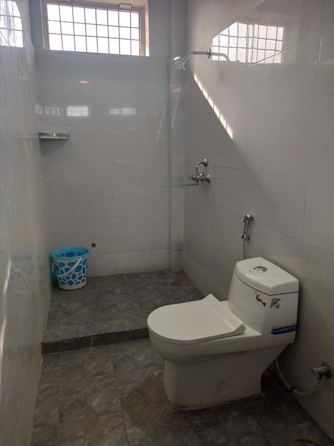 Oyo 92169 Apple Leaf Banquet & Hotel Alīgarh المظهر الخارجي الصورة