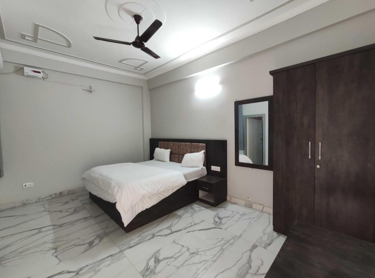 Oyo 92169 Apple Leaf Banquet & Hotel Alīgarh المظهر الخارجي الصورة