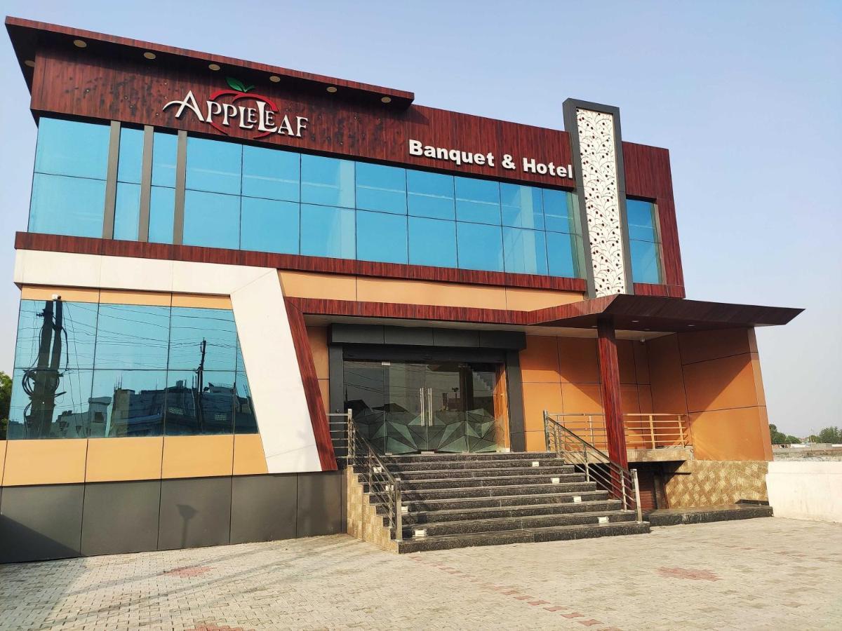 Oyo 92169 Apple Leaf Banquet & Hotel Alīgarh المظهر الخارجي الصورة